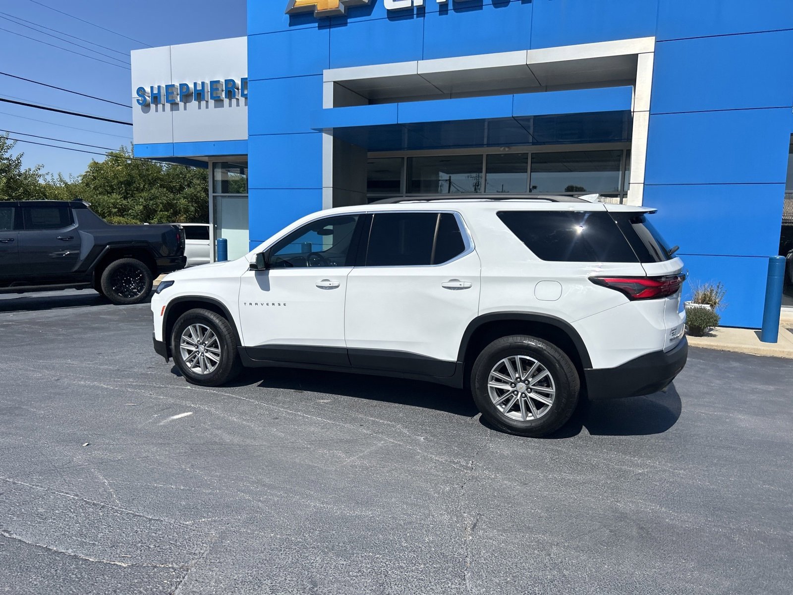 2023 Chevrolet Traverse Cloth photo 5