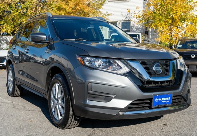 2019 Nissan Rogue SV photo 3