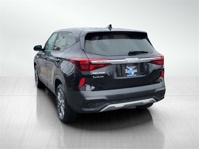 2023 Kia Seltos LX photo 3