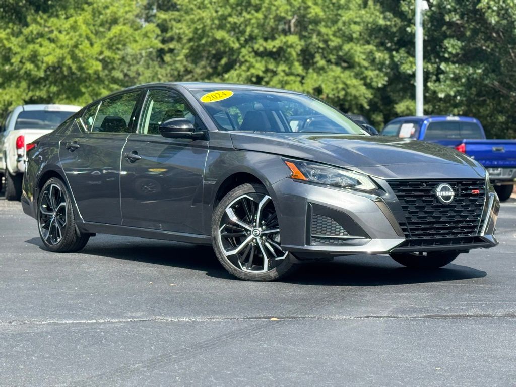 2024 Nissan Altima 2.5 SR photo 2