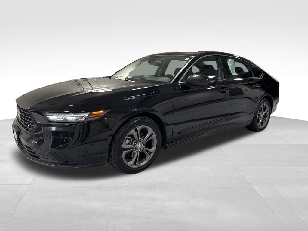 2023 Honda Accord EX's photo