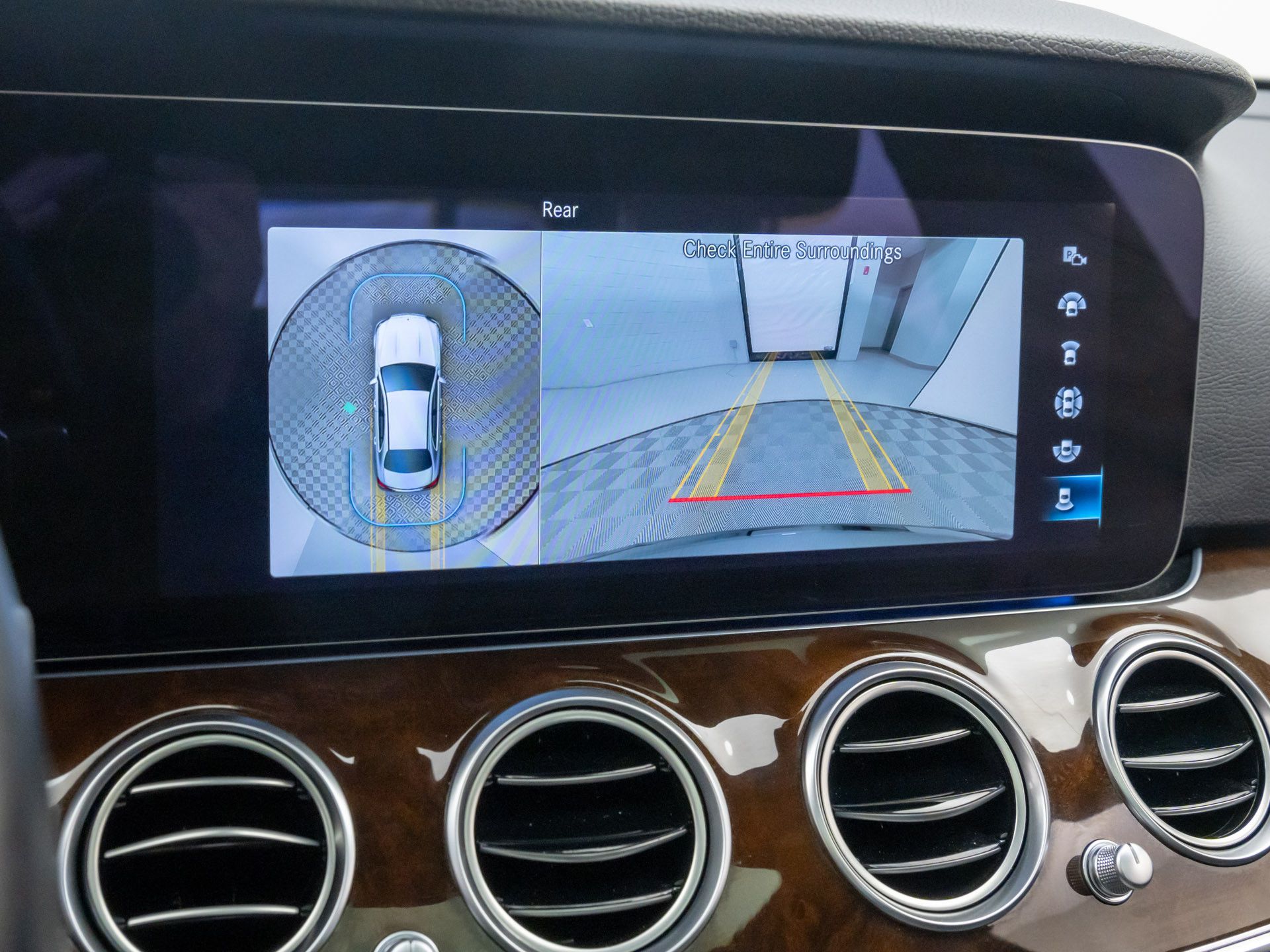 2022 Mercedes Benz E 450 4MATIC photo 24