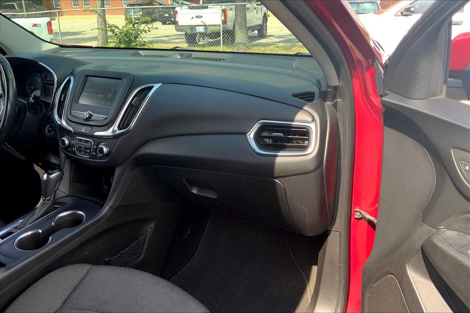 2018 Chevrolet Equinox LT photo 16
