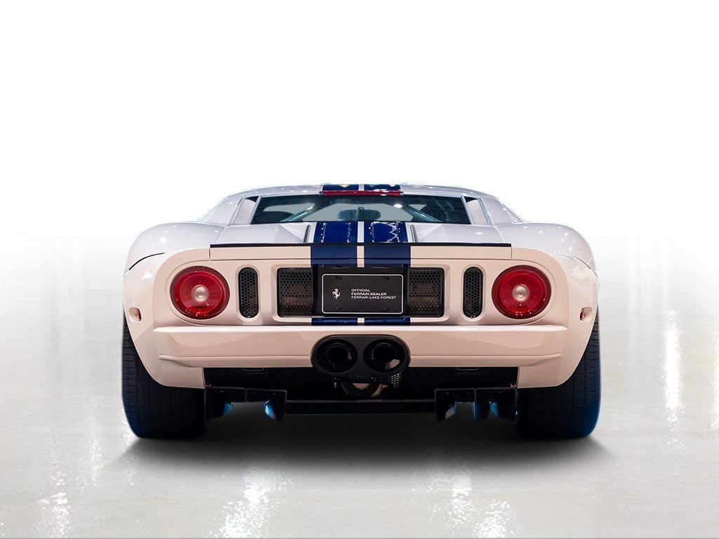 2005 Ford GT Base photo 9