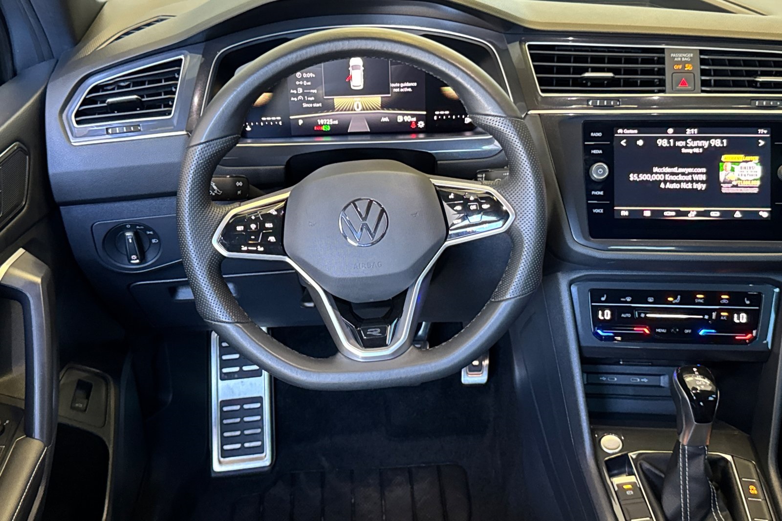2024 Volkswagen Tiguan SE R-Line Black photo 14