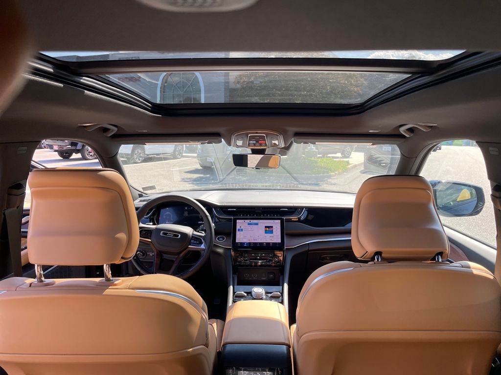 2025 Jeep Grand Cherokee L Summit photo 11