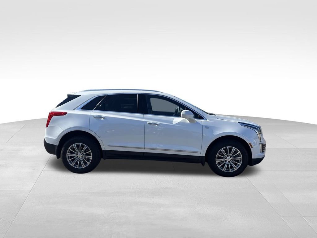 2019 Cadillac XT5 Luxury photo 2