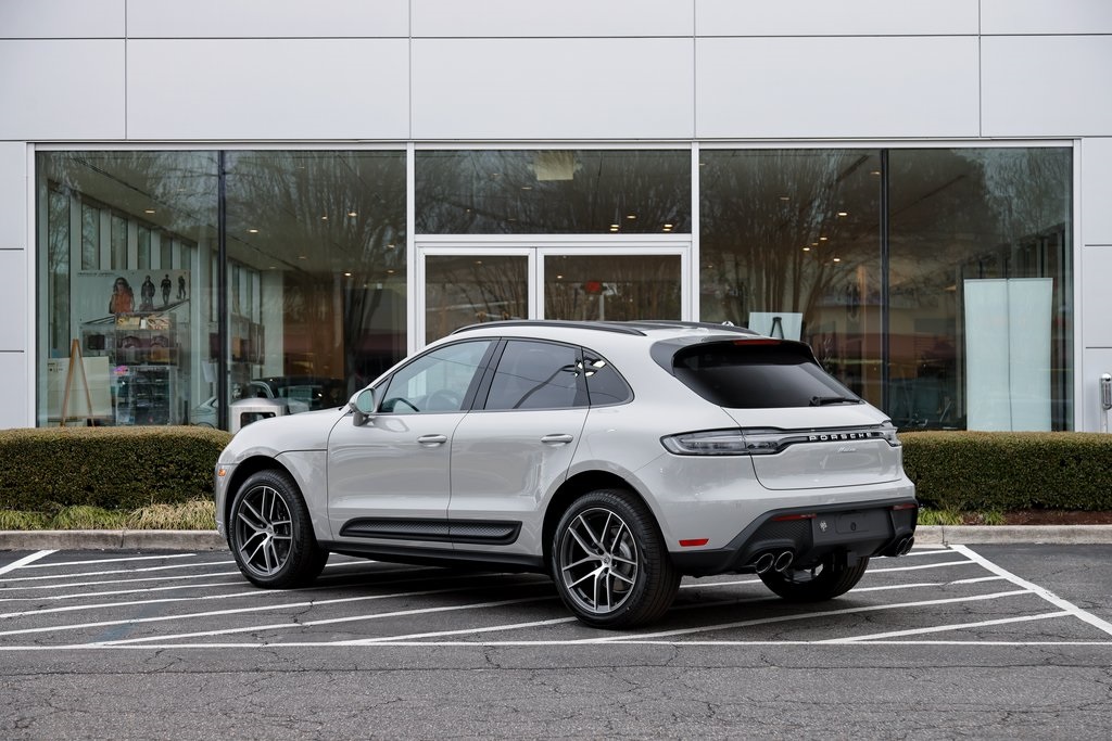 2025 Porsche Macan T photo 3