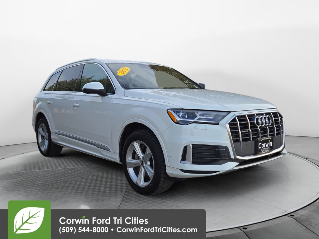 2022 Audi Q7 Premium's photo