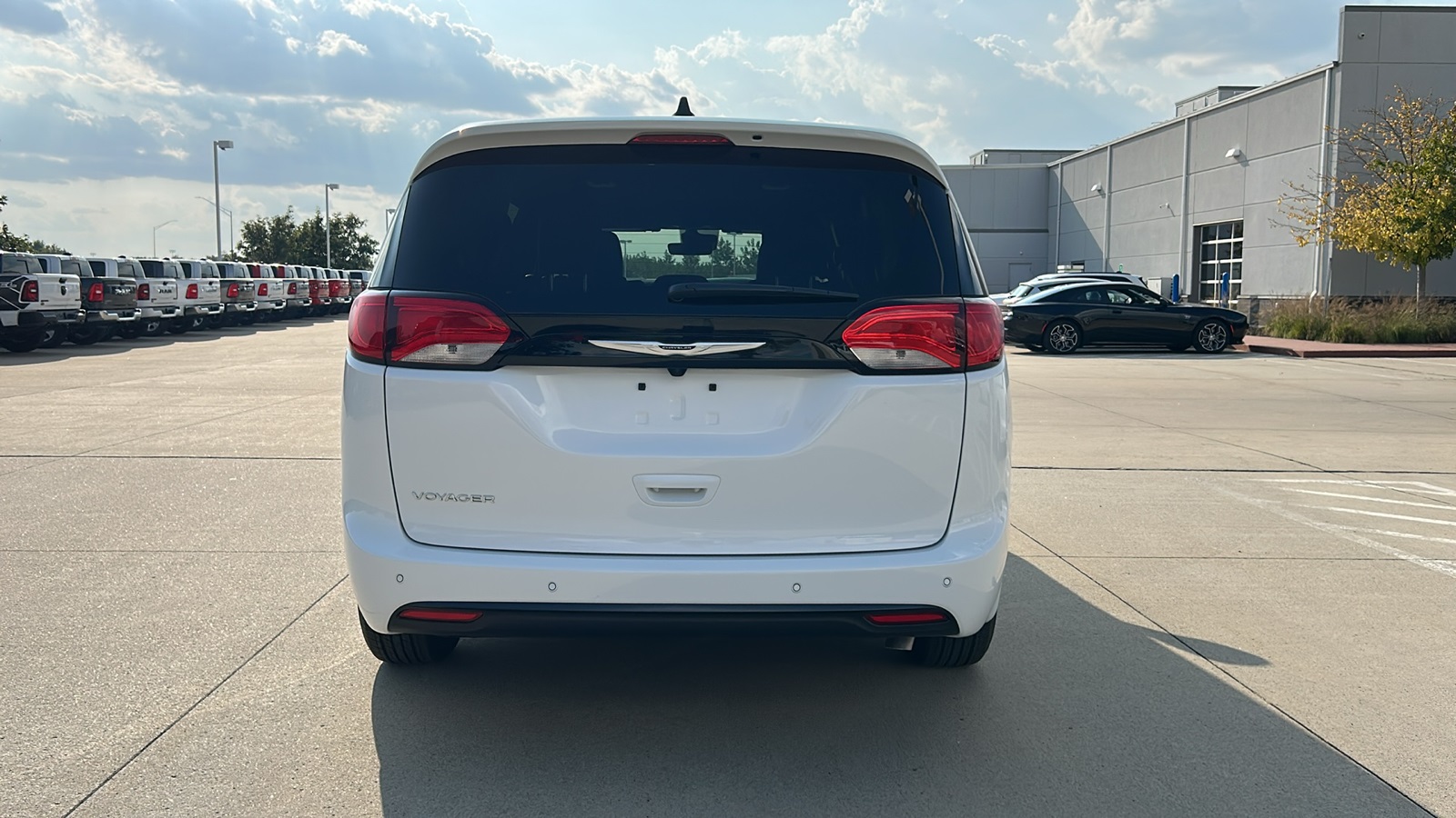 2026 Chrysler Voyager LX photo 4