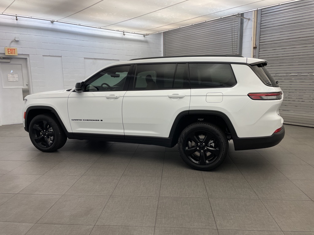 2025 Jeep Grand Cherokee Limited photo 4