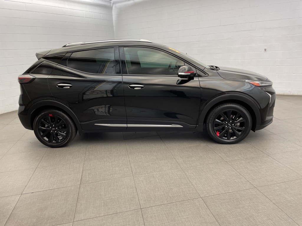 2023 Chevrolet Bolt EUV Premier photo 2