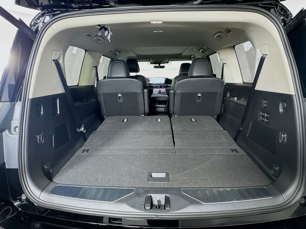 2025 Infiniti QX80 Luxe photo 26