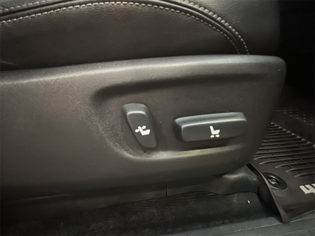 2017 Toyota 4Runner SR5 Premium photo 13