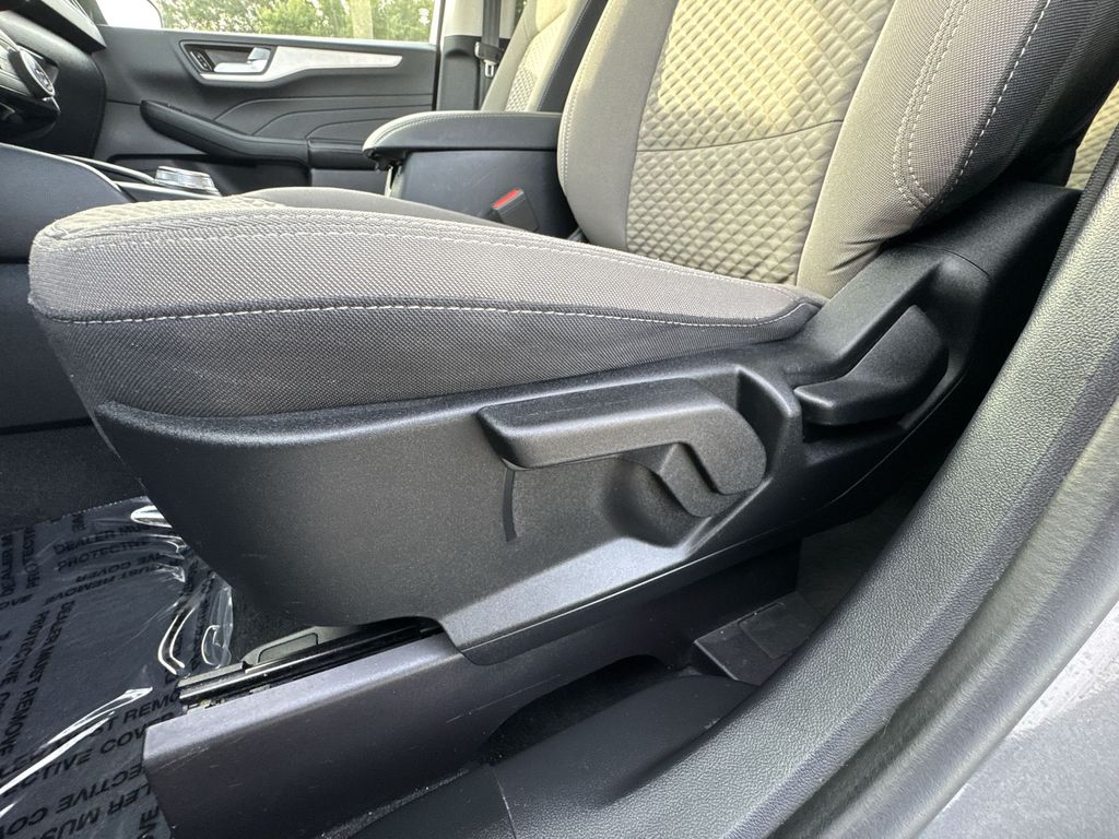 2021 Ford Escape SE photo 14