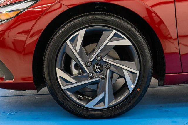 2026 Hyundai Elantra Limited photo 2