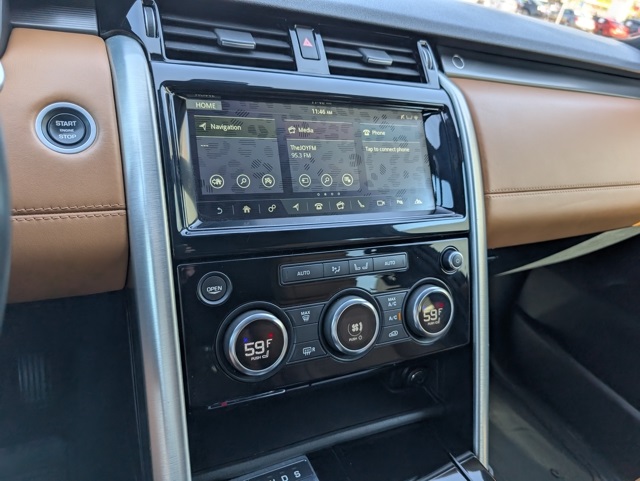 2017 Land Rover Discovery HSE Luxury photo 16