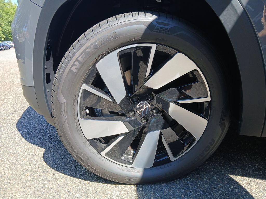 2026 Volkswagen Atlas Cross Sport SE Technology photo 25
