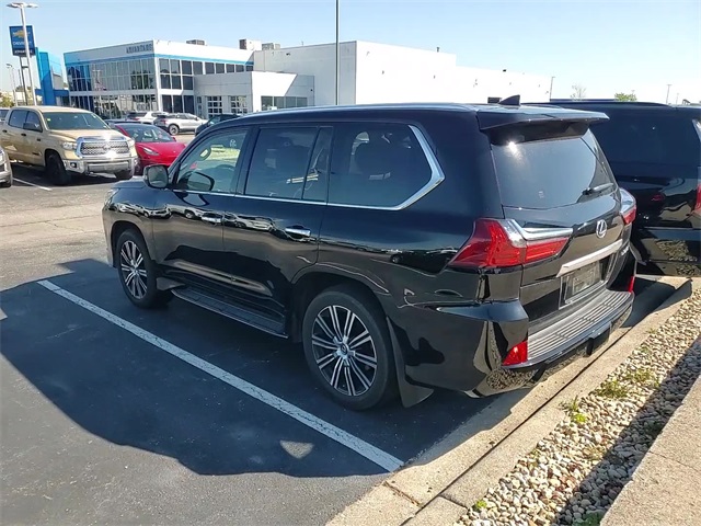 2021 Lexus LX 570 photo 5