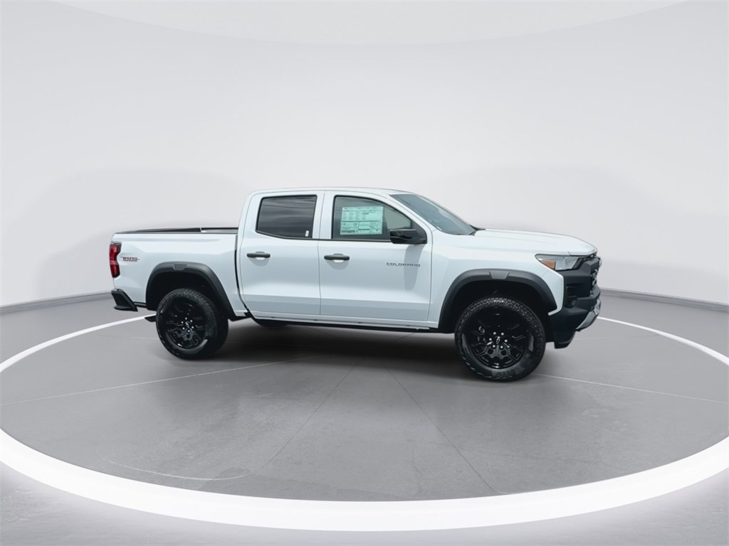 2026 Chevrolet Colorado Trail Boss photo 2