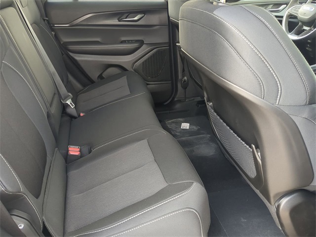 2025 Jeep Grand Cherokee Laredo photo 23