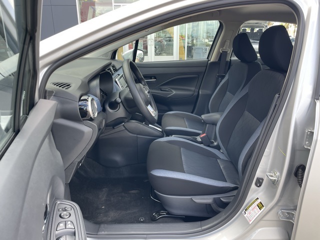 2025 Nissan Versa SV photo 15