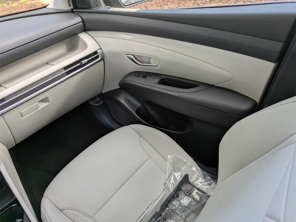 2025 Hyundai Tucson SE photo 15