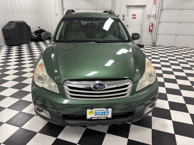 2011 Subaru Outback 2.5i Premium photo 3
