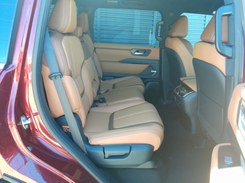 2025 Nissan Armada SL photo 14