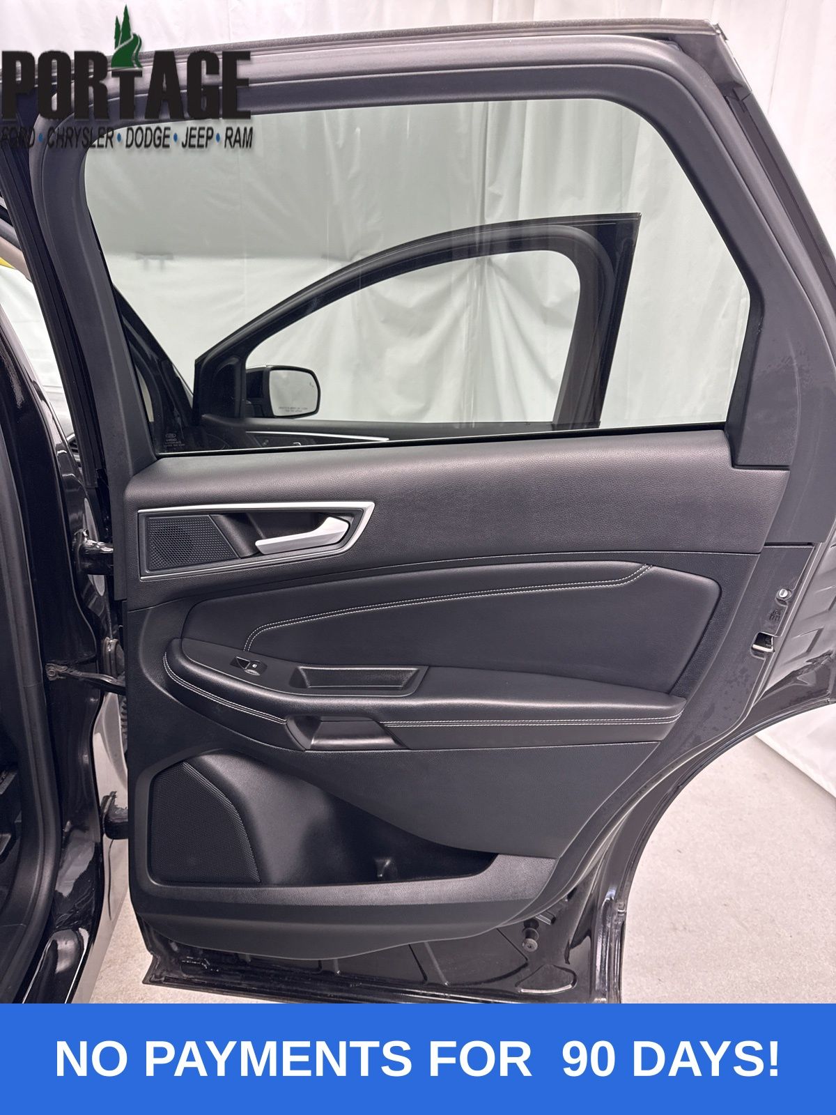 2024 Ford Edge Titanium photo 28