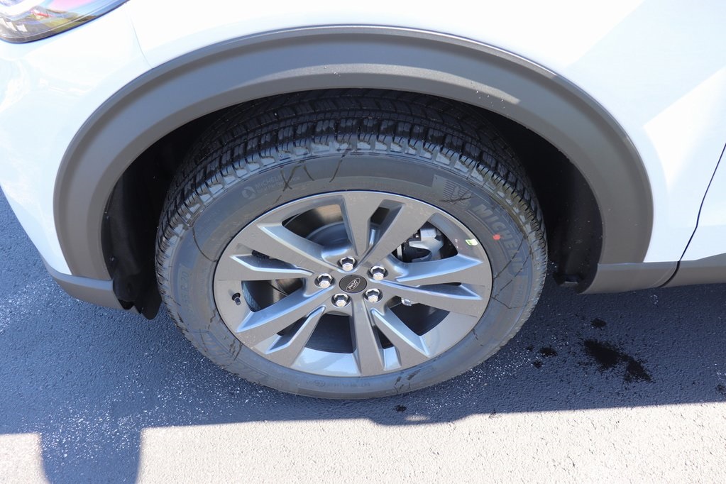 2026 Ford Explorer photo 4