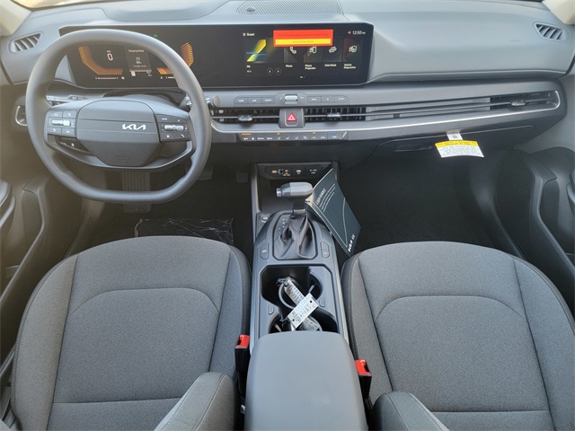 2025 Kia K4 LX photo 14