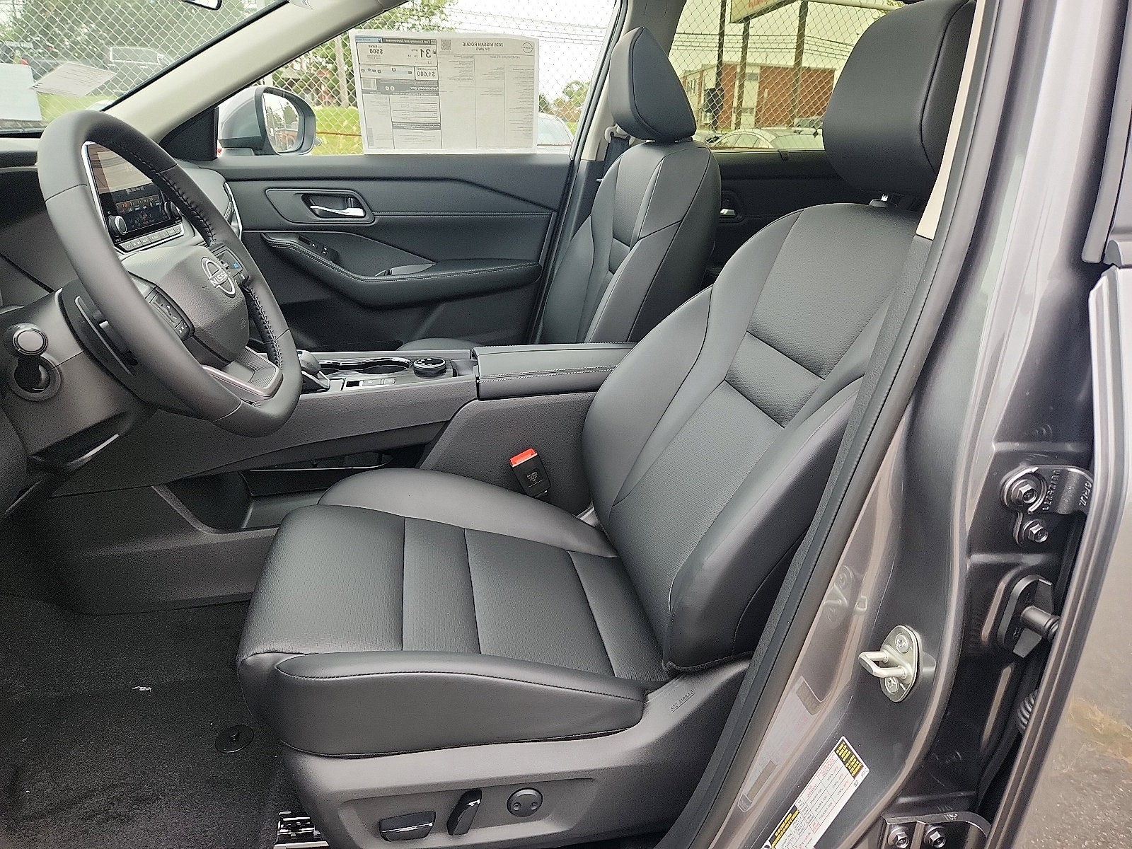 2026 Nissan Rogue SV photo 5