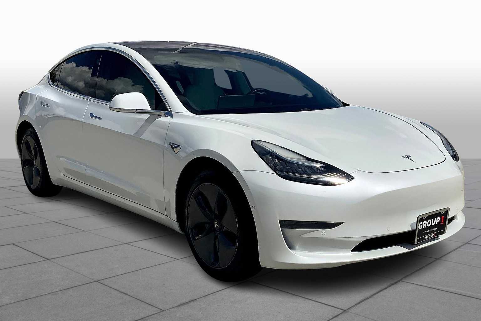 2019 Tesla Model 3 Standard Range photo 2
