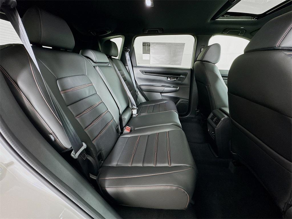 2026 Honda CR-V Hybrid Sport-L photo 17