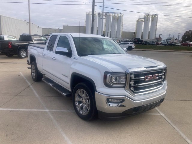 2017 Gmc Sierra 1500 SLT photo 2