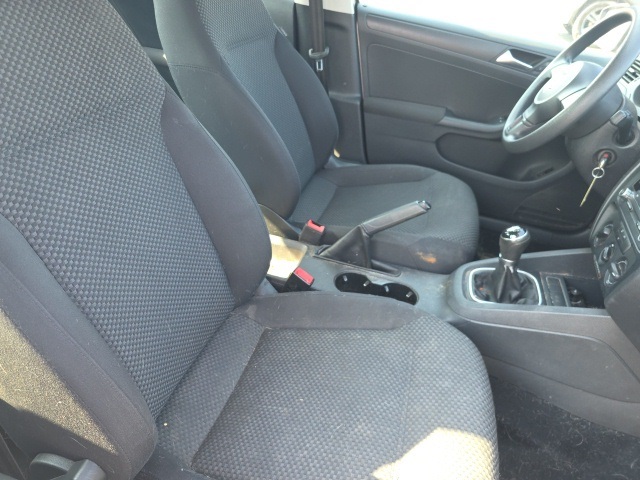 2012 Volkswagen Jetta 2.0 Base photo 12