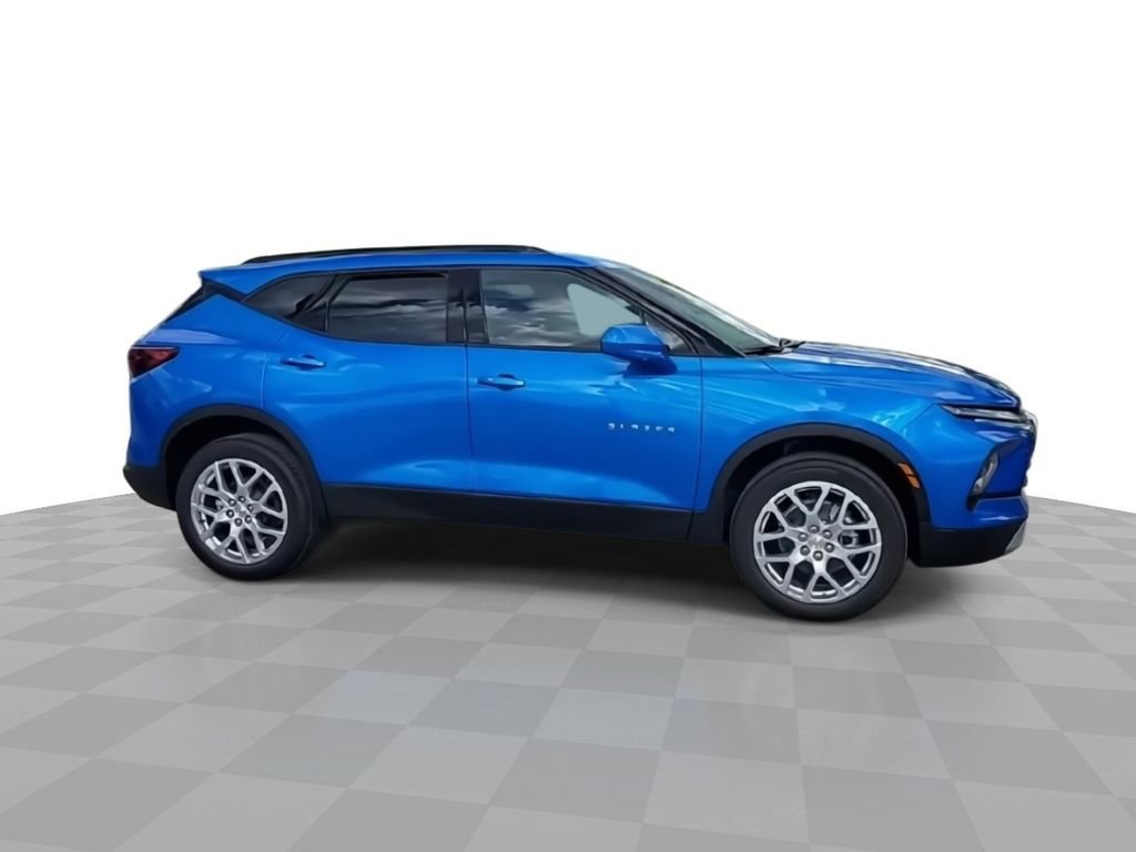 2025 Chevrolet Blazer 2LT photo 9