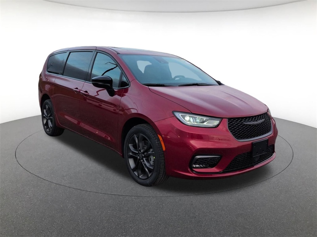 2026 Chrysler Pacifica Select's photo