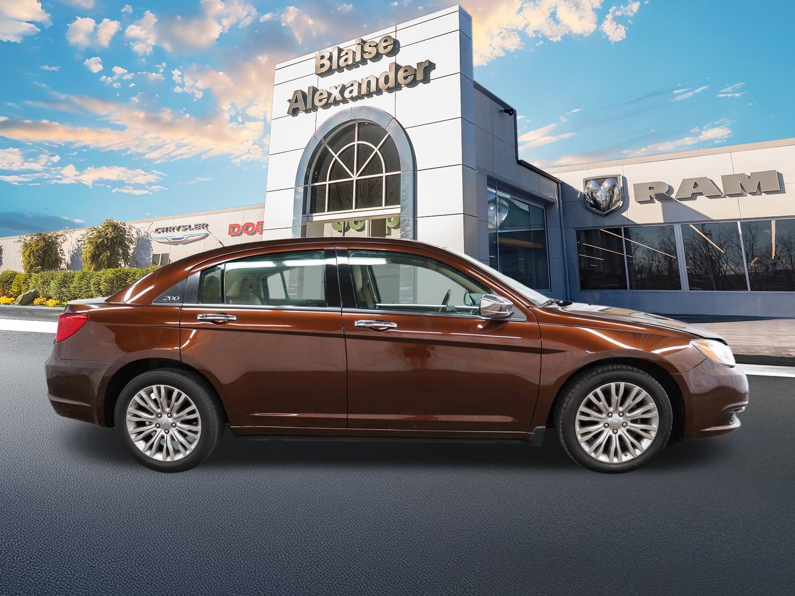 2012 Chrysler 200 Limited photo 2