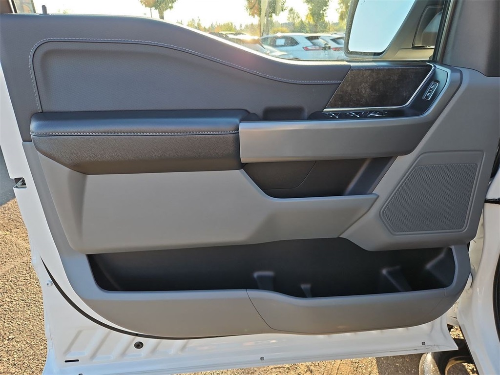 2023 Ford F-150 XLT photo 8