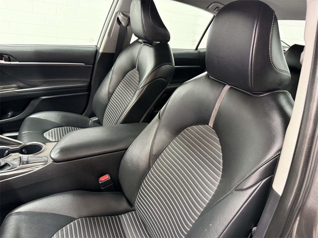 2023 Toyota Camry SE photo 12