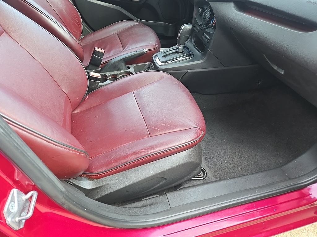 2011 Ford Fiesta SES photo 56