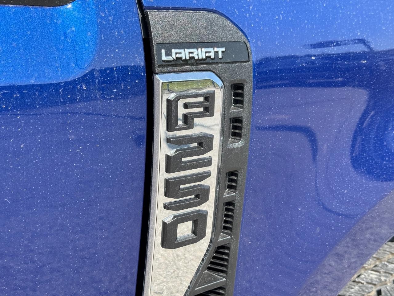 2026 Ford F-250 Lariat photo 5