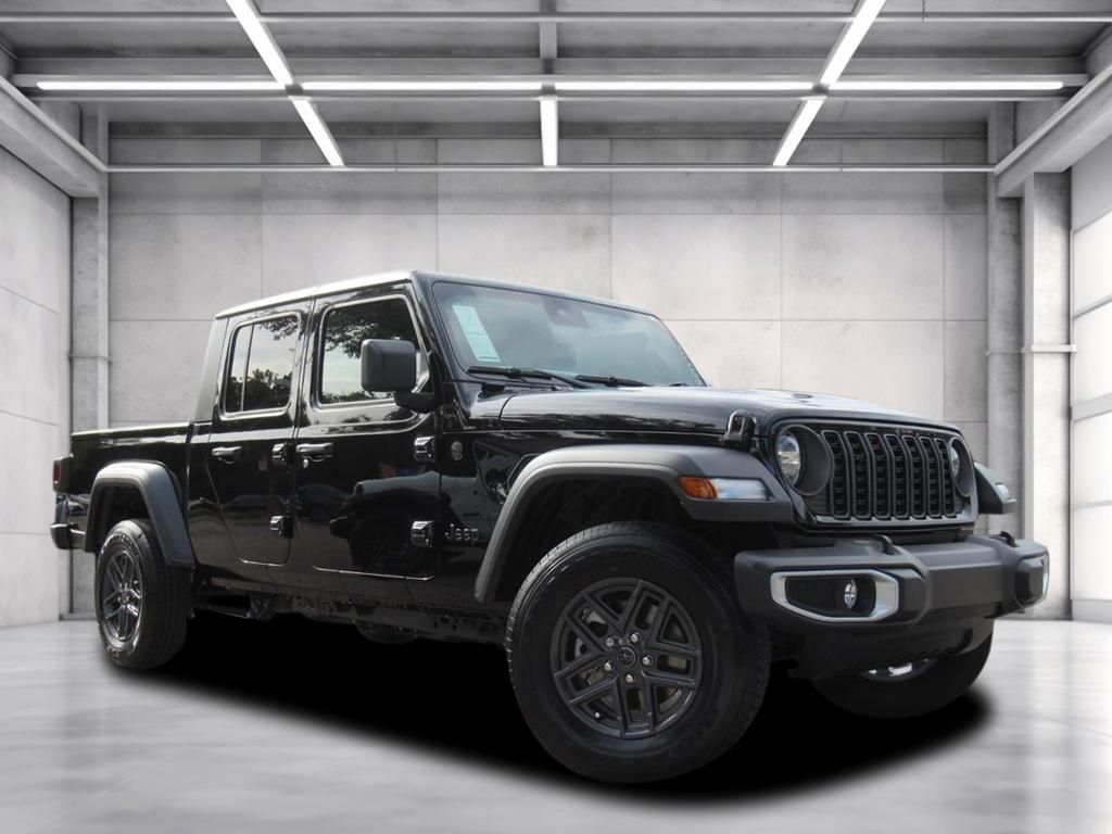 2025 Jeep Gladiator Sport S's photo