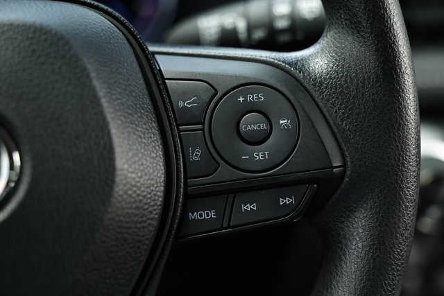 2024 Toyota RAV4 Hybrid XLE photo 33