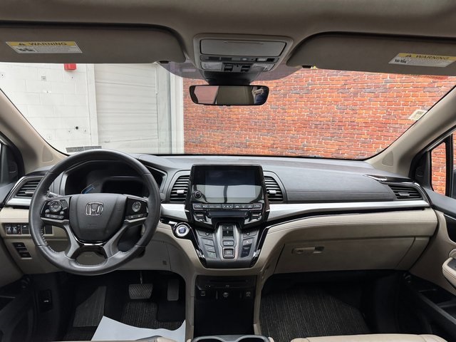 2023 Honda Odyssey Touring photo 9