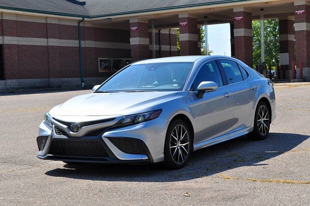 2023 Toyota Camry SE photo 7