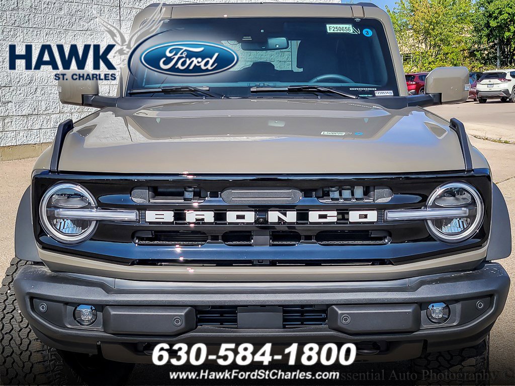 2025 Ford Bronco Outer Banks photo 3