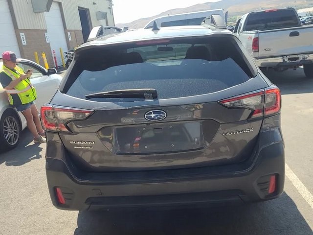 2022 Subaru Outback Premium photo 2